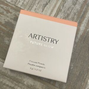 Artistry Future Glow pressed powder NEW